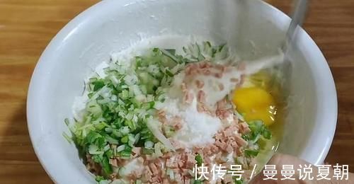 搅拌均匀|懒人早餐饼,不揉面不擀面,鲜香味美,蓬松柔软,五分钟出一锅