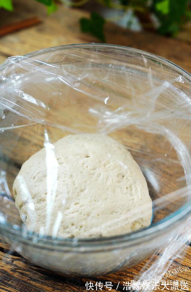 灵魂|全网都在做凉皮,我教大家做凉皮里的灵魂蒸面筋,不用洗面特简单