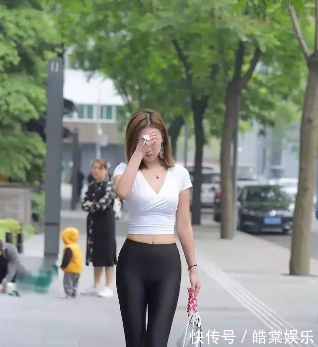 搭配 打底裤才是穿搭主角,让你放松心情,懒散随意!