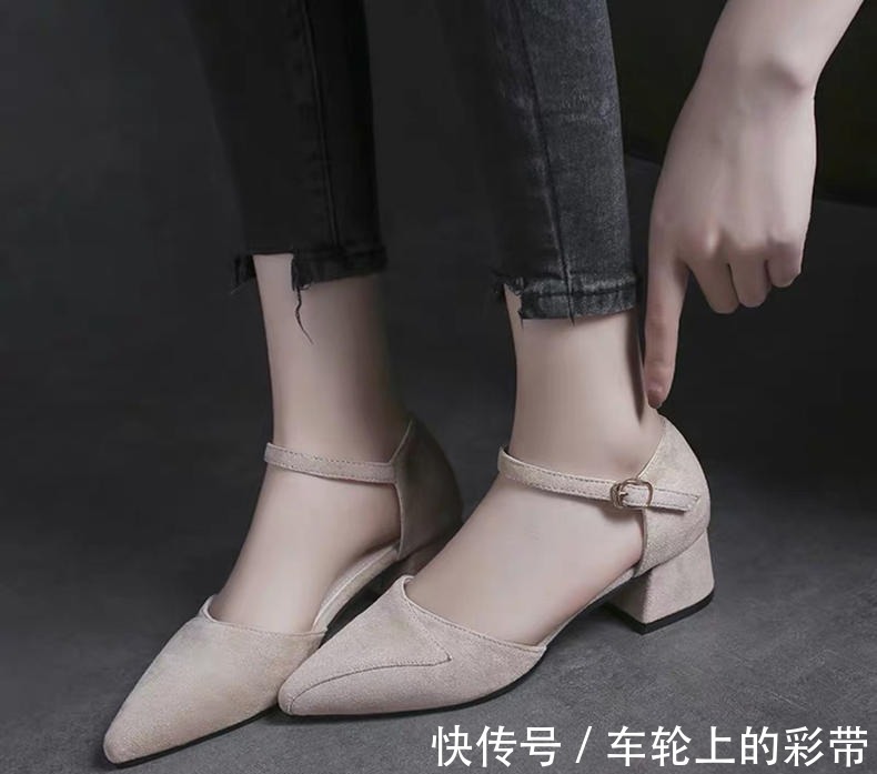 一字扣 尖头凉鞋,它这么优秀不赶紧挑一双!