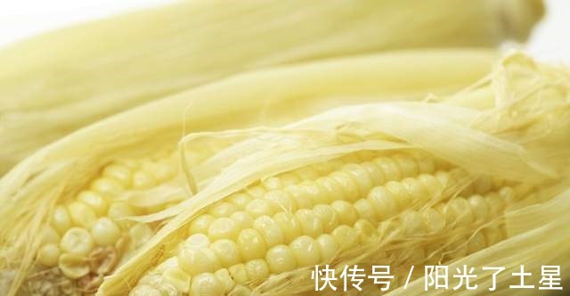 香甜|玉米大量上市，煮的时候多放这2样，玉米香甜软糯，比买的好吃！