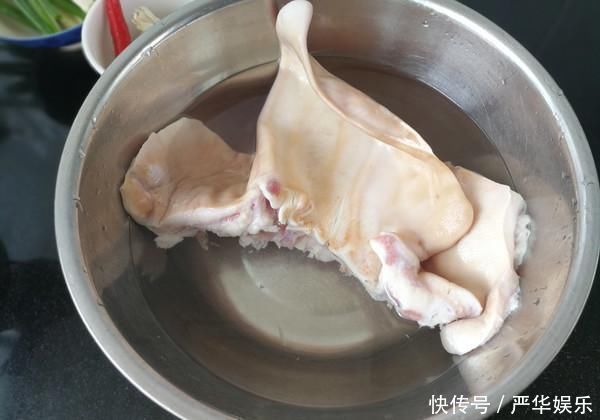 猪耳朵|继猪蹄后，中国又一下酒菜席卷国外，网友看着很脏，吃着贼香