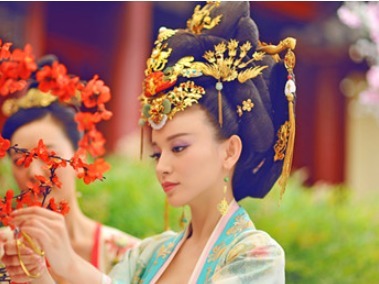 臣子|臣子揭露皇后丑闻,把皇后骂得狗血淋头,皇后还大赞:写得好