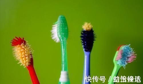 牙刷|建议姐妹:不管有钱没钱,家里这4样要勤更换,别为节俭影响健康