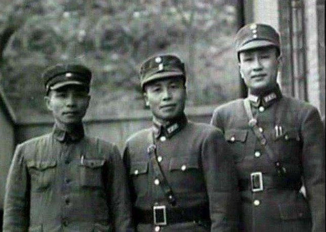 军队|他是实力最强军阀,地位比冯玉祥阎锡山高,老蒋忌惮把他调离军队