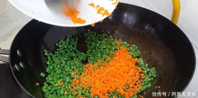 饺子皮|饺子皮别包饺子了,教你简单一做,比蒸饺包子好吃几十倍,太香了