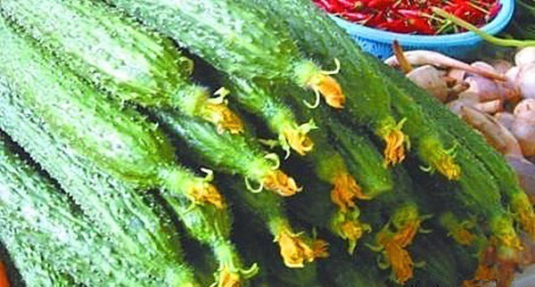 此物|提个醒凉拌黄瓜时不可放此物,吃了就是没病找病,还有人不清楚