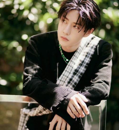 《天天向上》最新预告中,王一博照常出现,证件问题对他并无影响