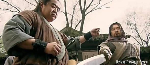 忍无可忍|古代的一位好汉,受到流氓多番挑衅,忍无可忍抽出了祖传宝刀!