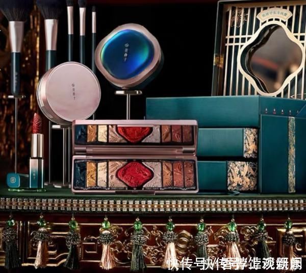 品牌|爆款不到100元,品牌销量超国际名牌,揭秘这个国货创下的千亿产业