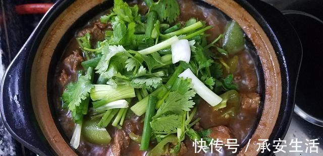 美味|牛肉这么做香浓美味,学会这个懒人做法,肉质不柴不腥营养好吃