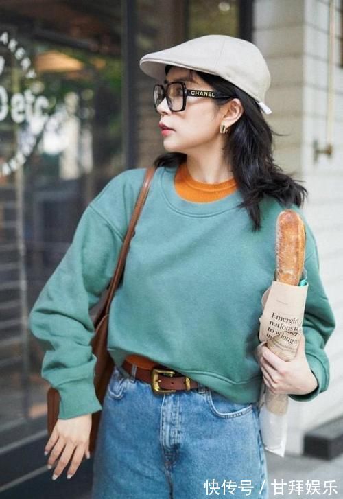 色系|女人过了40岁,少穿黑白灰!多穿这个“年轻色”,时髦显白超气质