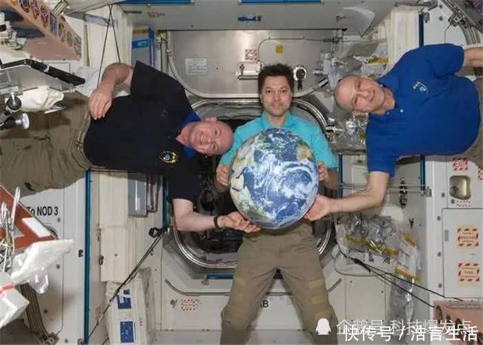 发射 有谁能想到,在我们玩手机的时候,其实是默默保护地球的行为