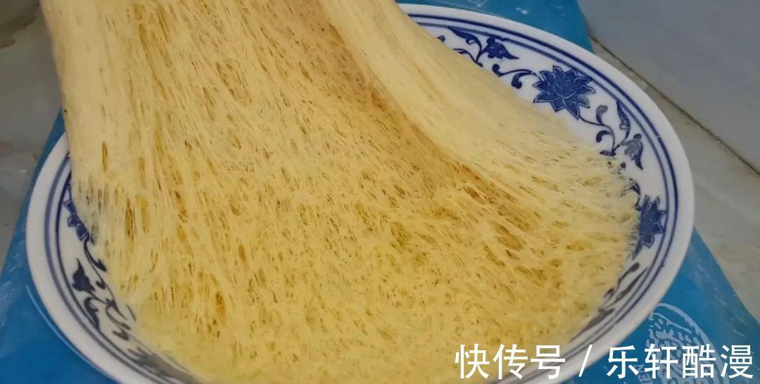 面粉|3个鸡蛋,1斤面粉,大刀一切,松软香甜不刷油,我家一周吃五次
