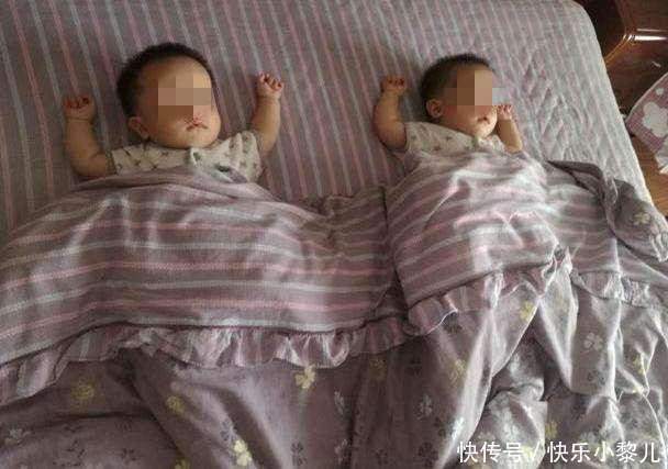 父母|为什么孩子睡着后,会摆出“投降”的姿势?原因其实很简单