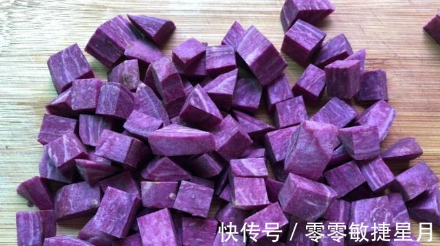 银耳 40岁姑妈依旧少女脸,原来冻龄的秘密,是每天吃一碗它!