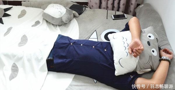 表现|肝脏好的男人,睡觉时可能有五个表现,你若都有,说明肝脏健康