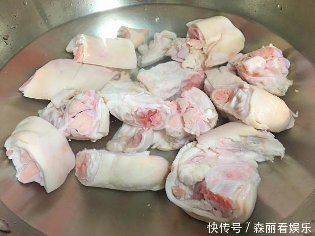 厨师|厨师经验花生炖猪蹄的1个小技巧,别直接炖,炒一炒才更香