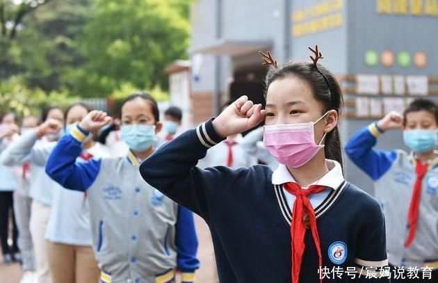 学生|为什么女生不能光膀子?小学生答案“误伤”妈妈，逗笑一众网友