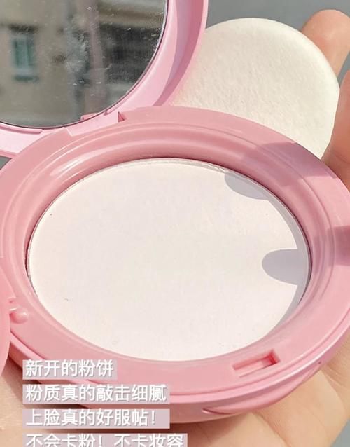 00后学生党返校行李箱里的爱用物，十几块钱get，被室友追着要！