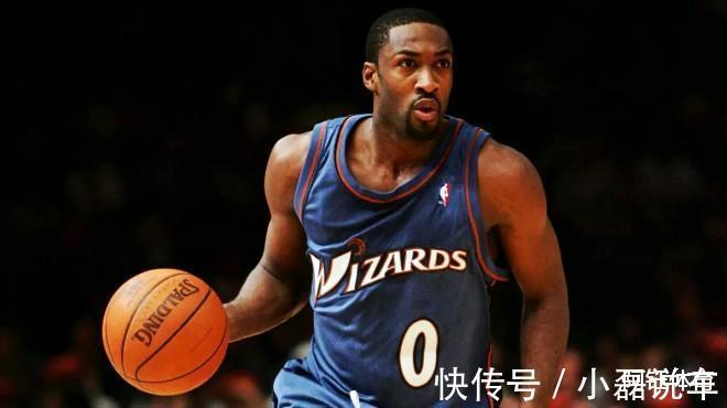 阿里纳斯|有哪些NBA球星是从“饮水机管理员”变成球队老大甚至联盟超巨的？
