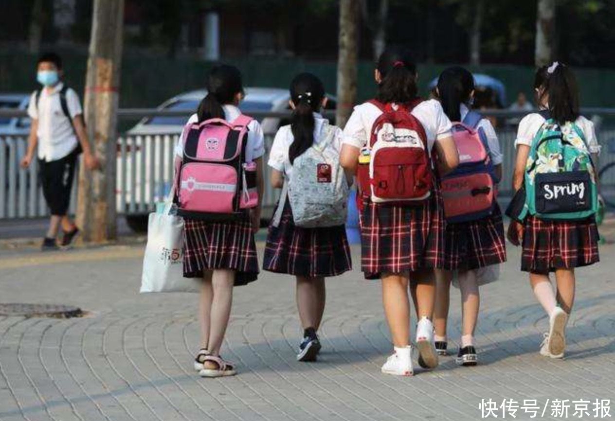 “禁中小学生带手机进校园”，亦需戒除教学“电子产品依赖”