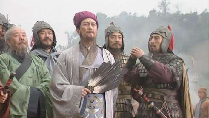 不了|诸葛亮死后刘禅查他家底,为何气得直拍桌子?任谁也接受不了!