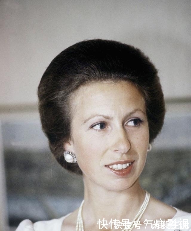 英国王室|如果女人只能拥有一件珠宝，那一定是珍珠！盘点英国王室珍珠珠宝