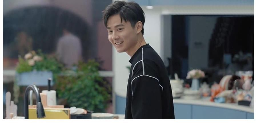 心動的信號|心動的信號4：女2喂男1吃東西，女4也很主動，送男1專屬禮物