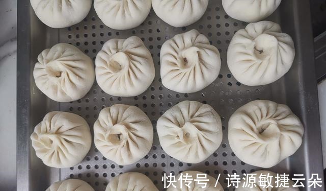 蒸包子我首选这馅润燥又杀菌，鲜香多汁特好吃，出锅连吃4个真香！