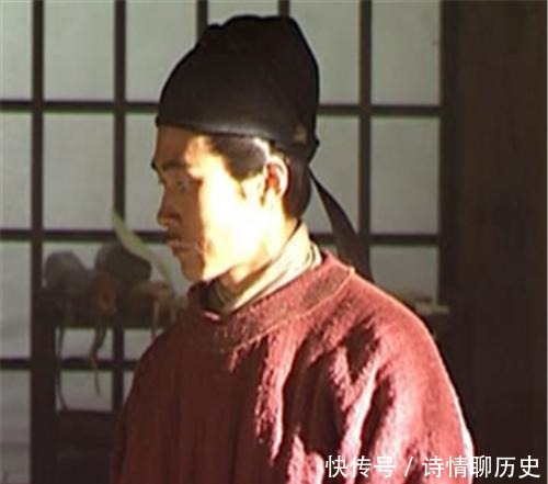 皇帝|皇帝偷偷将宰相衣服烫个洞,1年后发现衣服还在穿,下令开国库