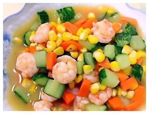  美食优选：五花肉焖腐竹，菠菜炒鸡蛋，话梅排骨，三色炒虾仁儿的做法