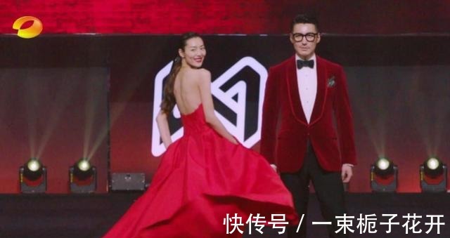 《媽媽你真好看》羅姐露背裝驚艷全場，劉雯贊嘆讓人嫉妒的身材