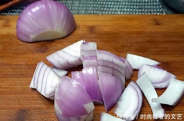 好吃|羊肉怎么腌制,烤出来才好吃大厨透露3个技巧,鲜香味美无膻味