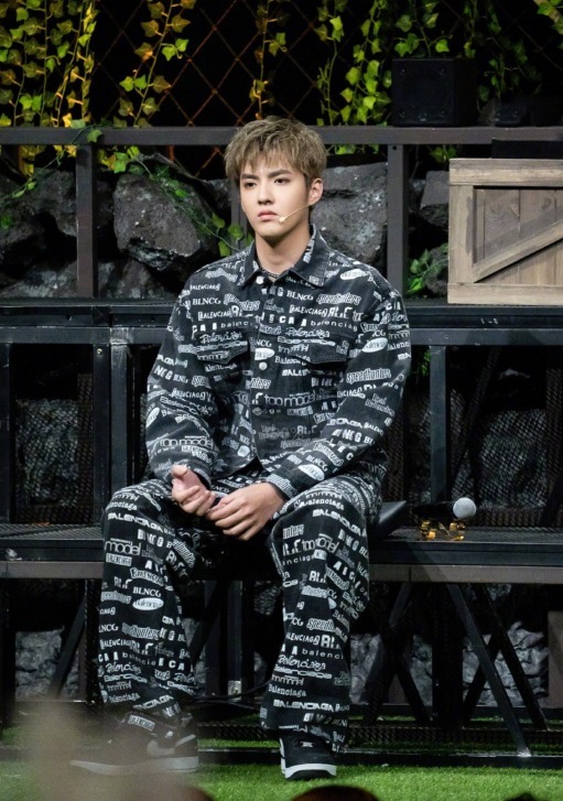 潮流|学会2020年最新穿搭, 用叠穿和套装引领时尚, 不做潮流克隆人