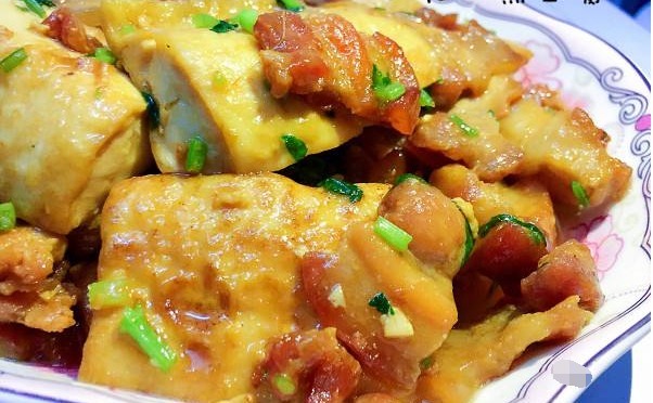 豆腐新吃法鲜香入味，软嫩可口，2分钟就学会，经济实惠接地气