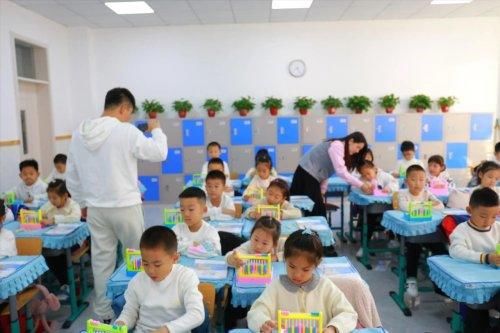 搭建|雏鹰实验小学红梅校区：云端相见，搭建家校沟通桥梁