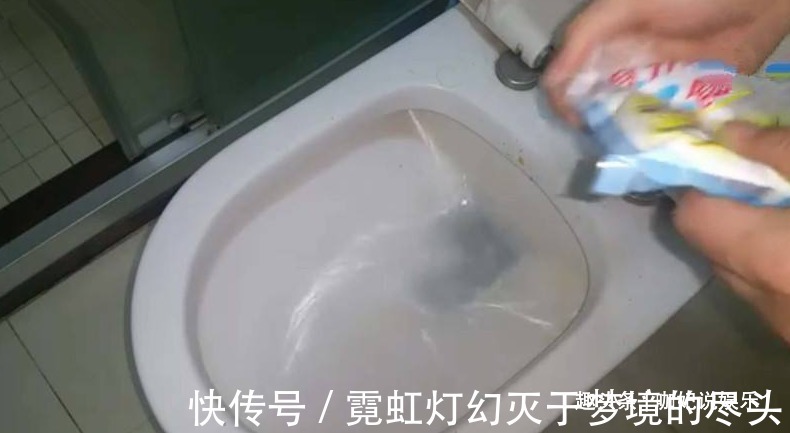 马桶里撒一把,不管多脏多厚的黄渍,一刷就干净,真的太省事了