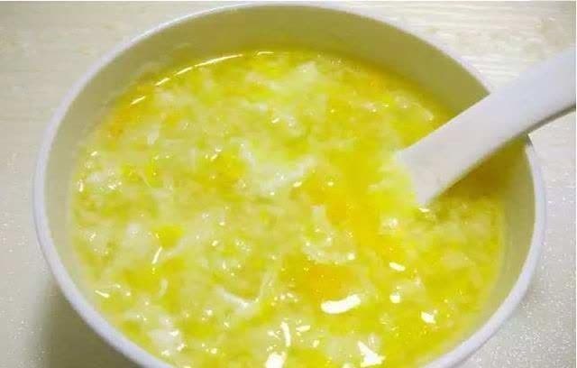 黑芝麻|取一个鸡蛋滚开水冲一下，一天吃一个，补五脏之虚，养全身气血！