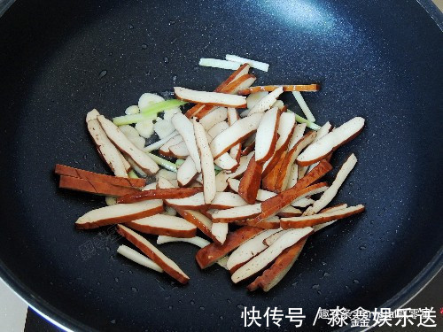 不粘锅|肉丝这样炒,软嫩爽滑超入味,不老不柴不粘锅,窍门教给你