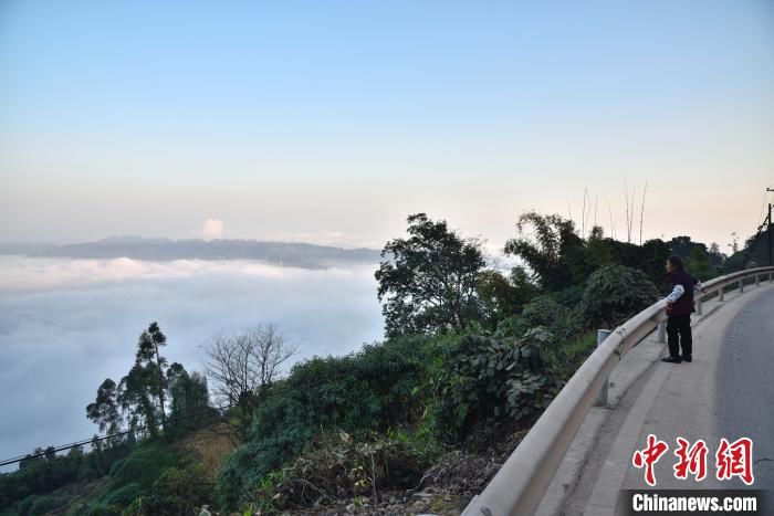 小镇|重庆沿江小镇出现壮观云海美景