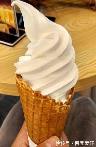 脆皮冰淇淋|把雪糕仍进油锅里半分钟，捞出来儿子忍不住吃了一大盘！