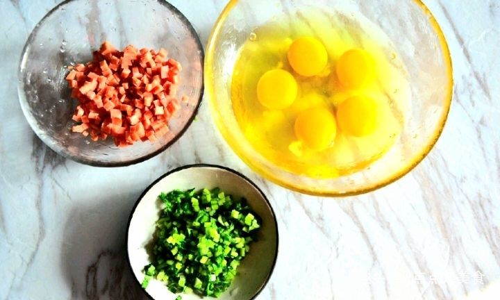 五分钟的早餐，教你营养美味的厚蛋烧，做法简单非常适合上班族