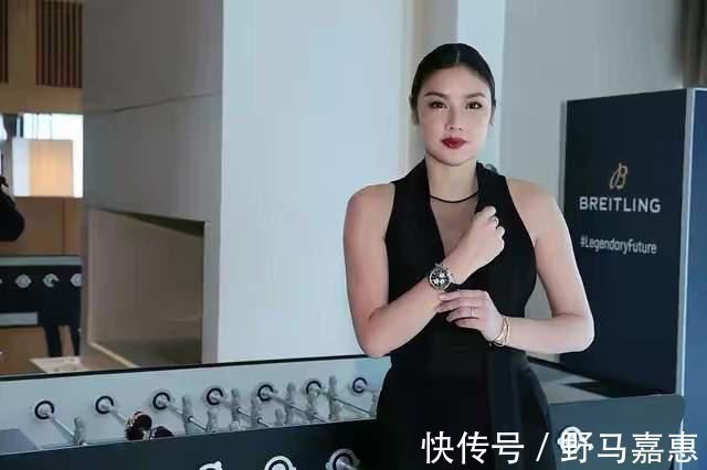 乐基儿|乐基儿身材好健美,大宽肩膀还穿挂脖连体裤,倒三角曲线真惹眼