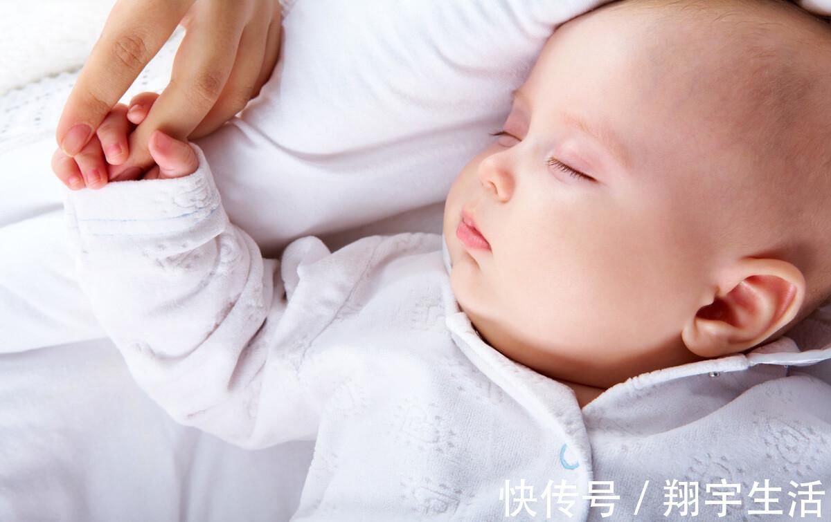 枕头|新生儿睡姿有“密码”,学会解读很重要,新手宝妈别错过