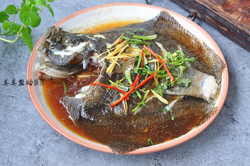 清蒸多宝鱼，只需简单两步！细嫩无腥味，比饭店做的还要鲜！