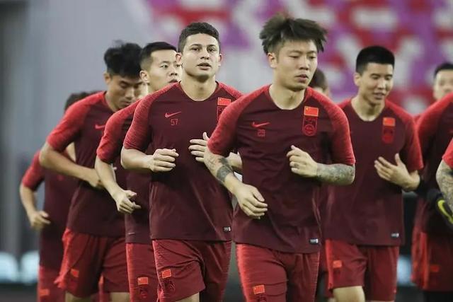 喜讯|艾克森深夜做出决定,中国足球收喜讯,李霄鹏这回可以安心了