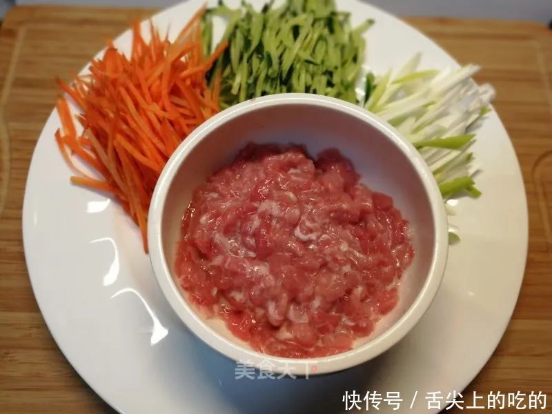 改良版京酱肉丝:色香味俱全,上桌瞬间秒光!