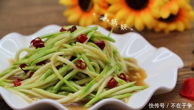 西葫芦|给你一个西葫芦的新吃法,不开火,无油烟,清香嫩口停不下来