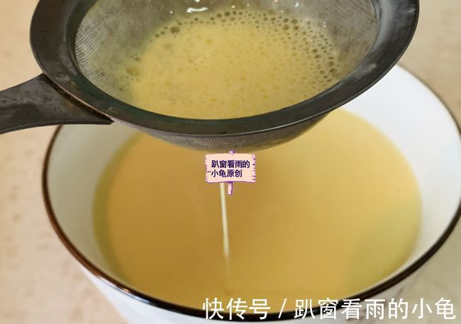 甜品|1盒牛奶，2个鸡蛋，做一碗焦糖布丁，细腻嫩滑，盘子都能舔干净